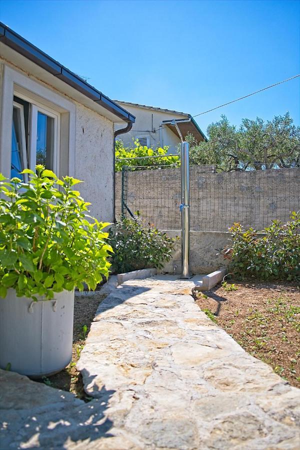 Apartman Nikica Postira Bagian luar foto
