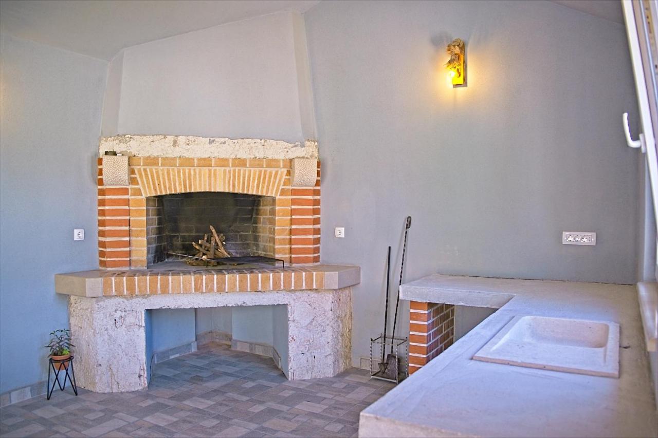 Apartman Nikica Postira Bagian luar foto