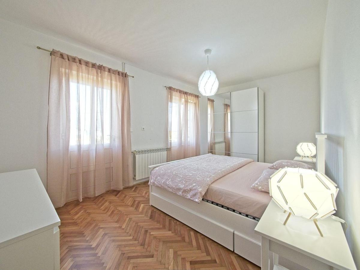 Apartman Nikica Postira Bagian luar foto