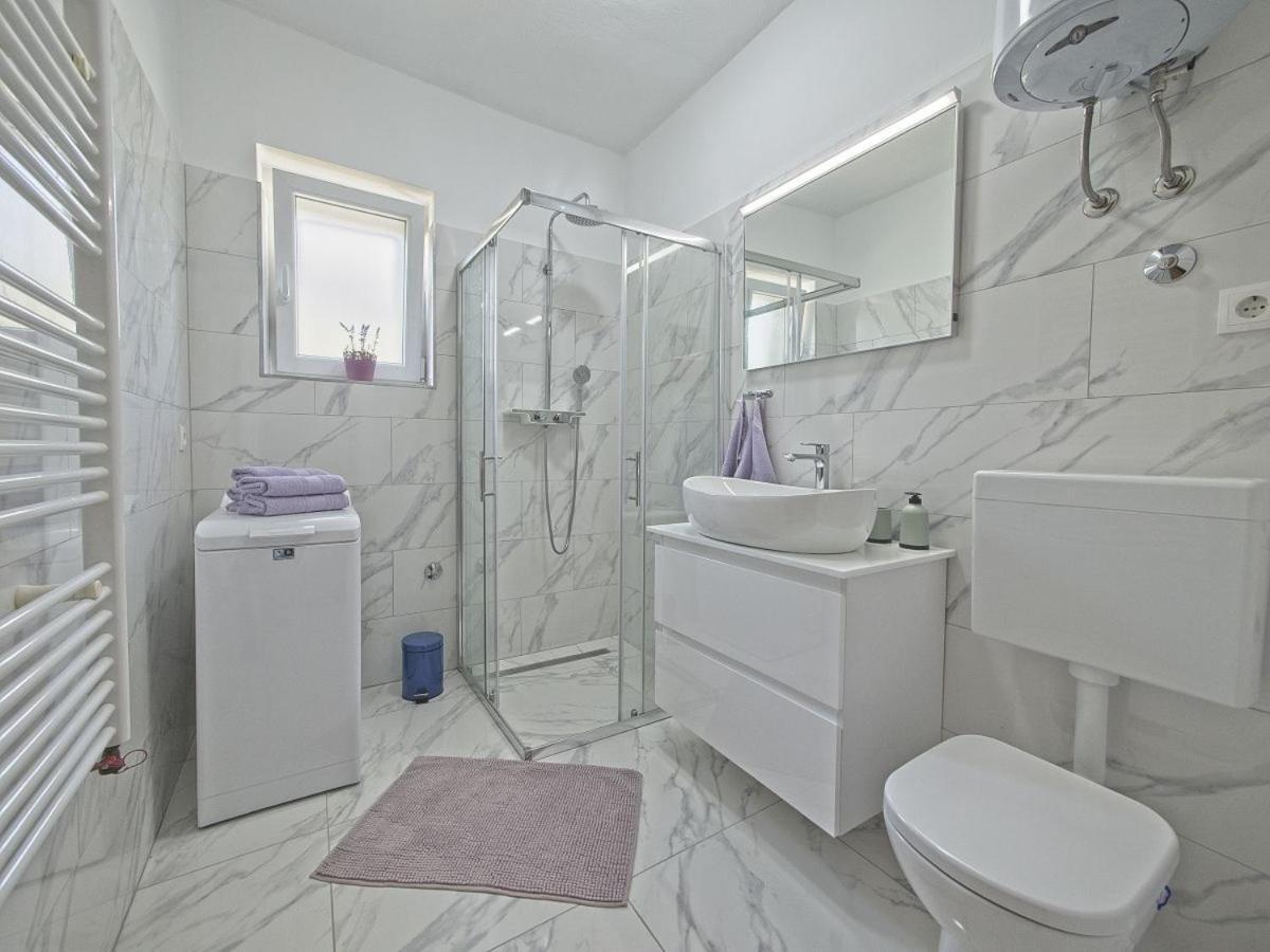 Apartman Nikica Postira Bagian luar foto