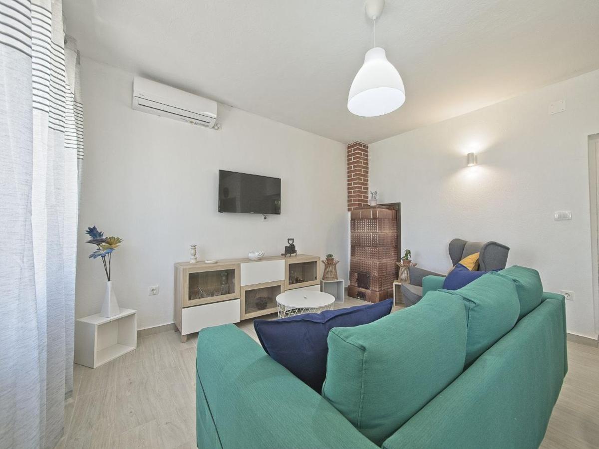 Apartman Nikica Postira Bagian luar foto