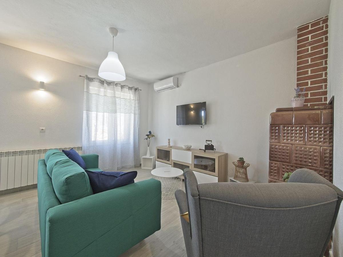 Apartman Nikica Postira Bagian luar foto