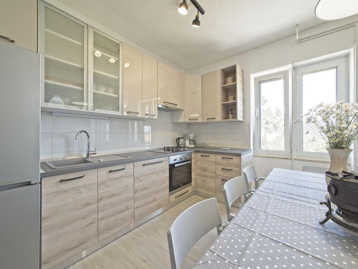 Apartman Nikica Postira Bagian luar foto