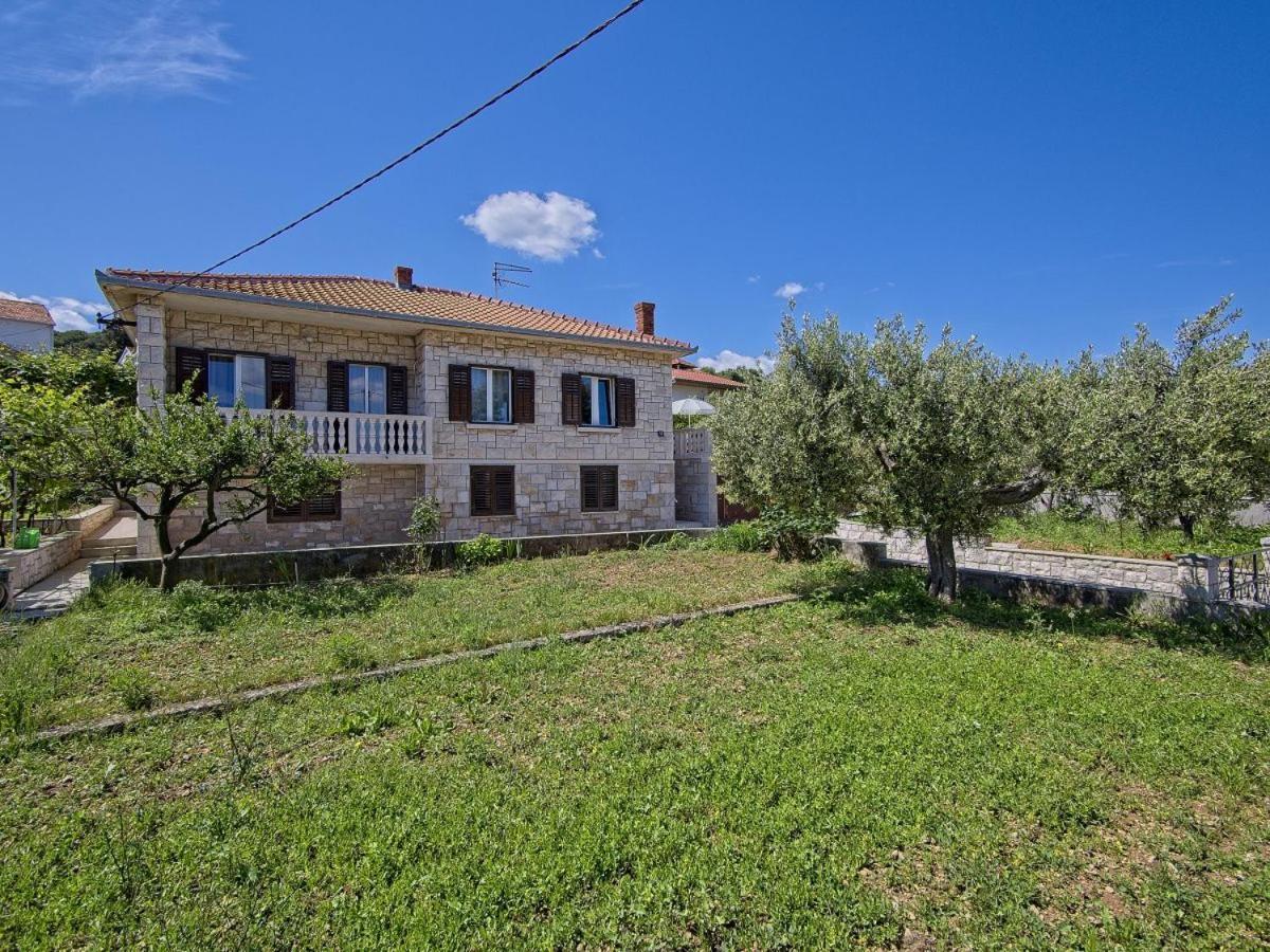 Apartman Nikica Postira Bagian luar foto