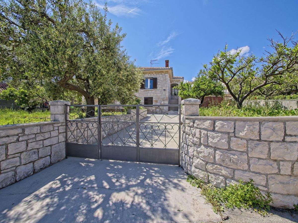 Apartman Nikica Postira Bagian luar foto