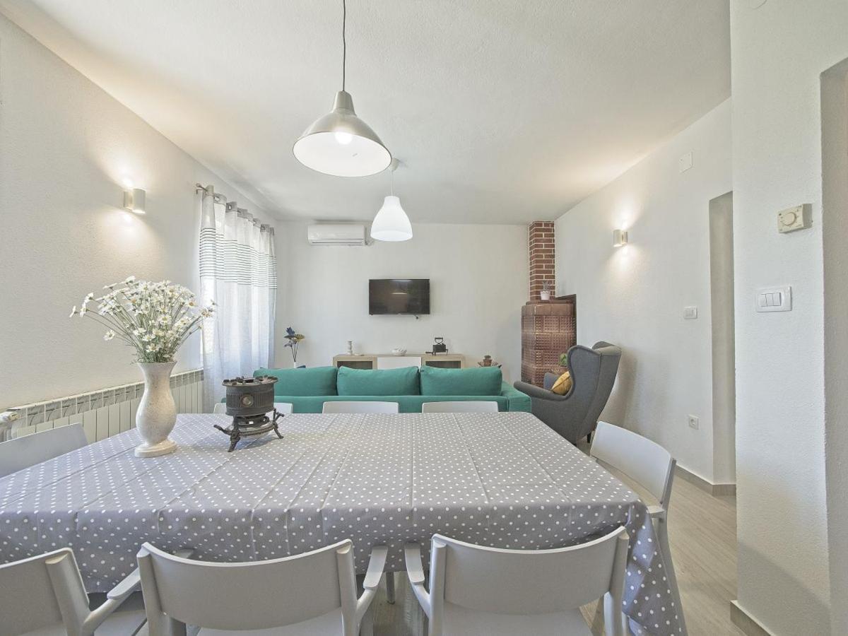 Apartman Nikica Postira Bagian luar foto
