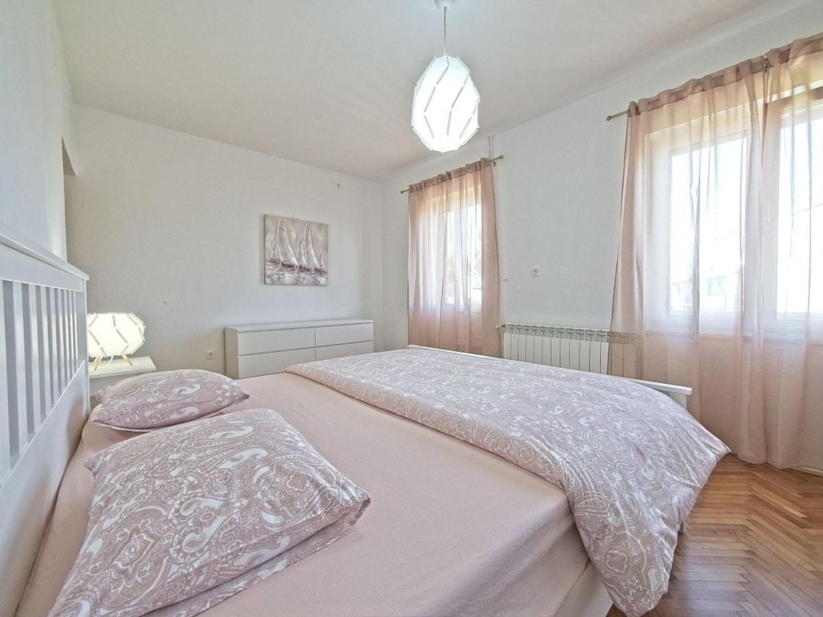Apartman Nikica Postira Bagian luar foto