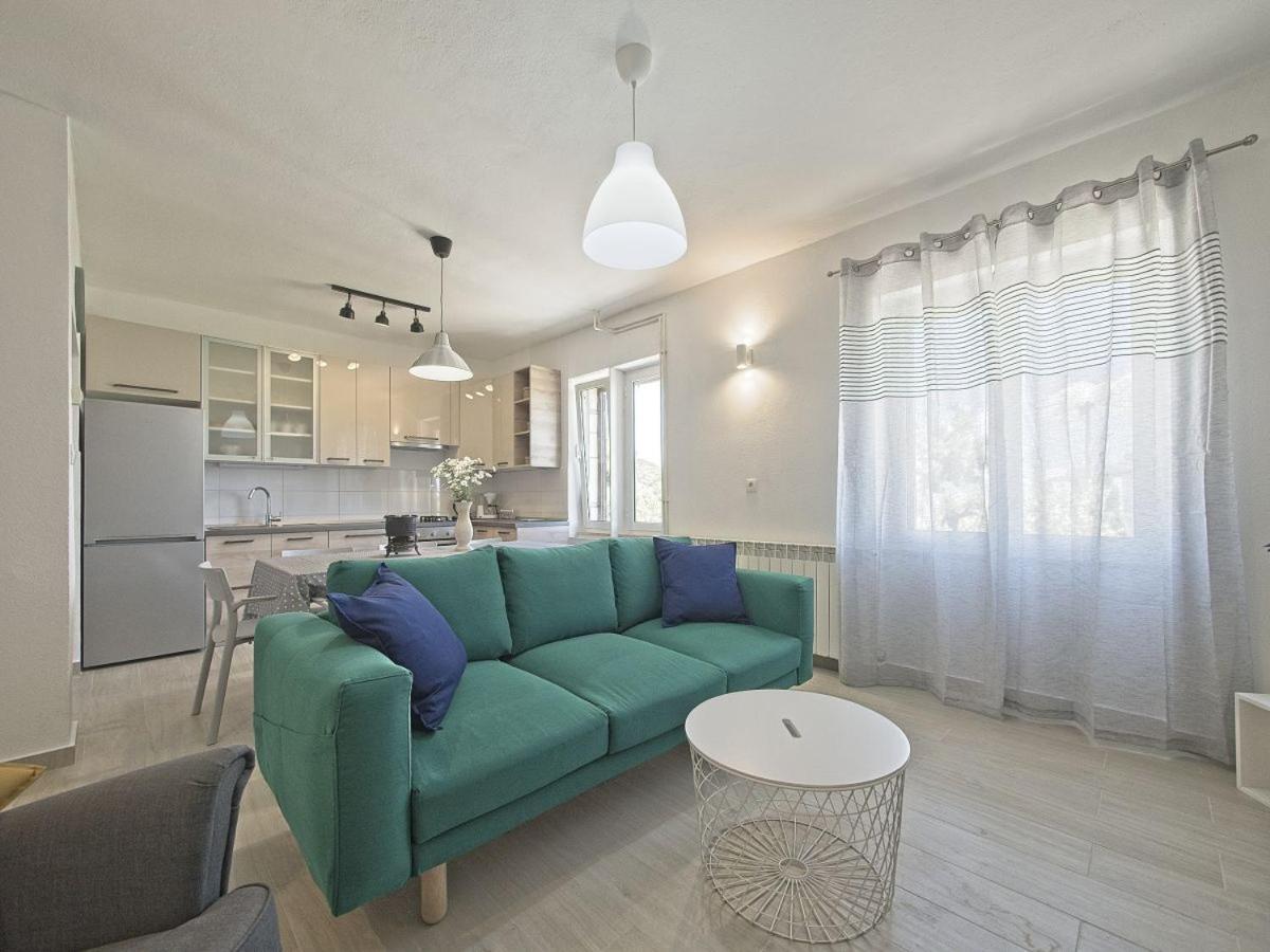 Apartman Nikica Postira Bagian luar foto
